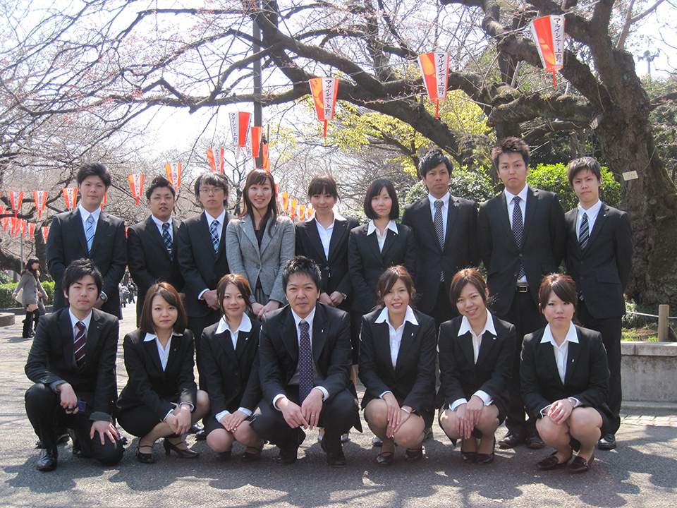 落新入社員１４名入社の写真