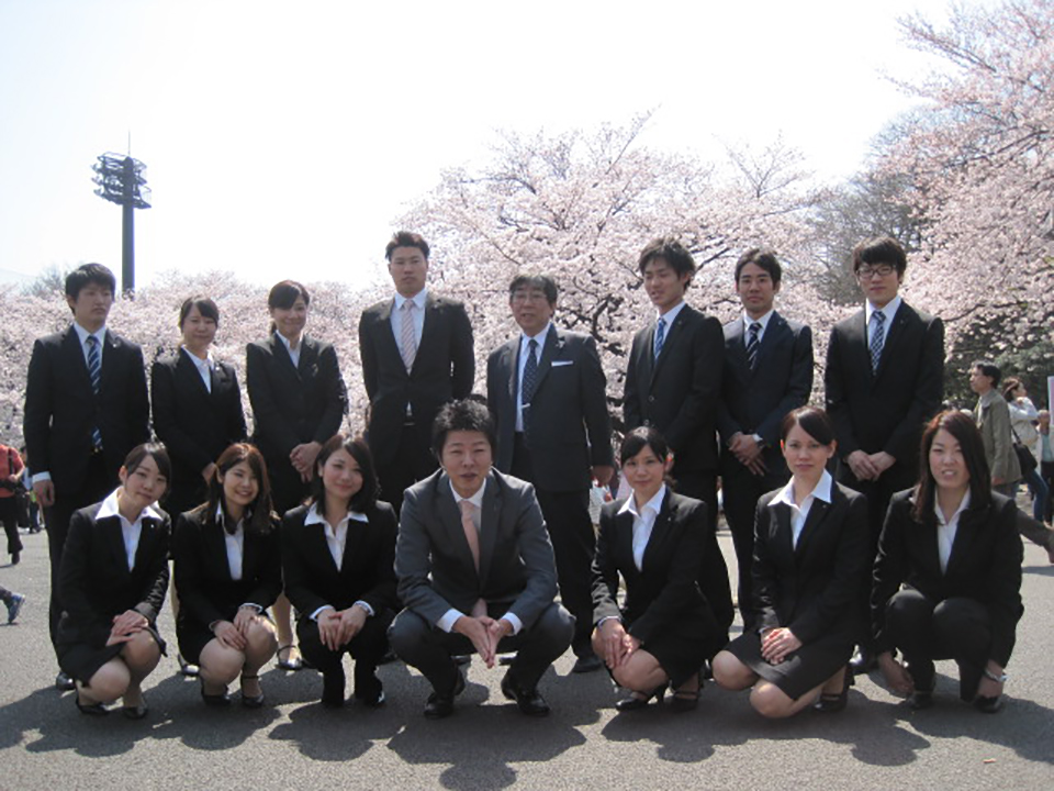 新入社員13名入社の写真