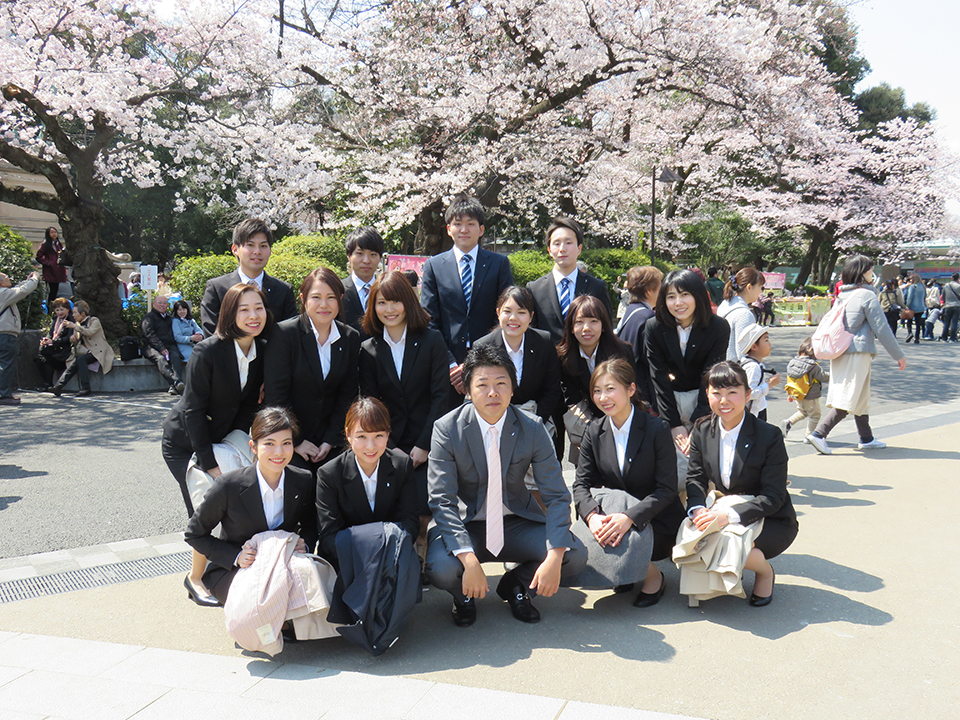 新入社員14名入社の写真